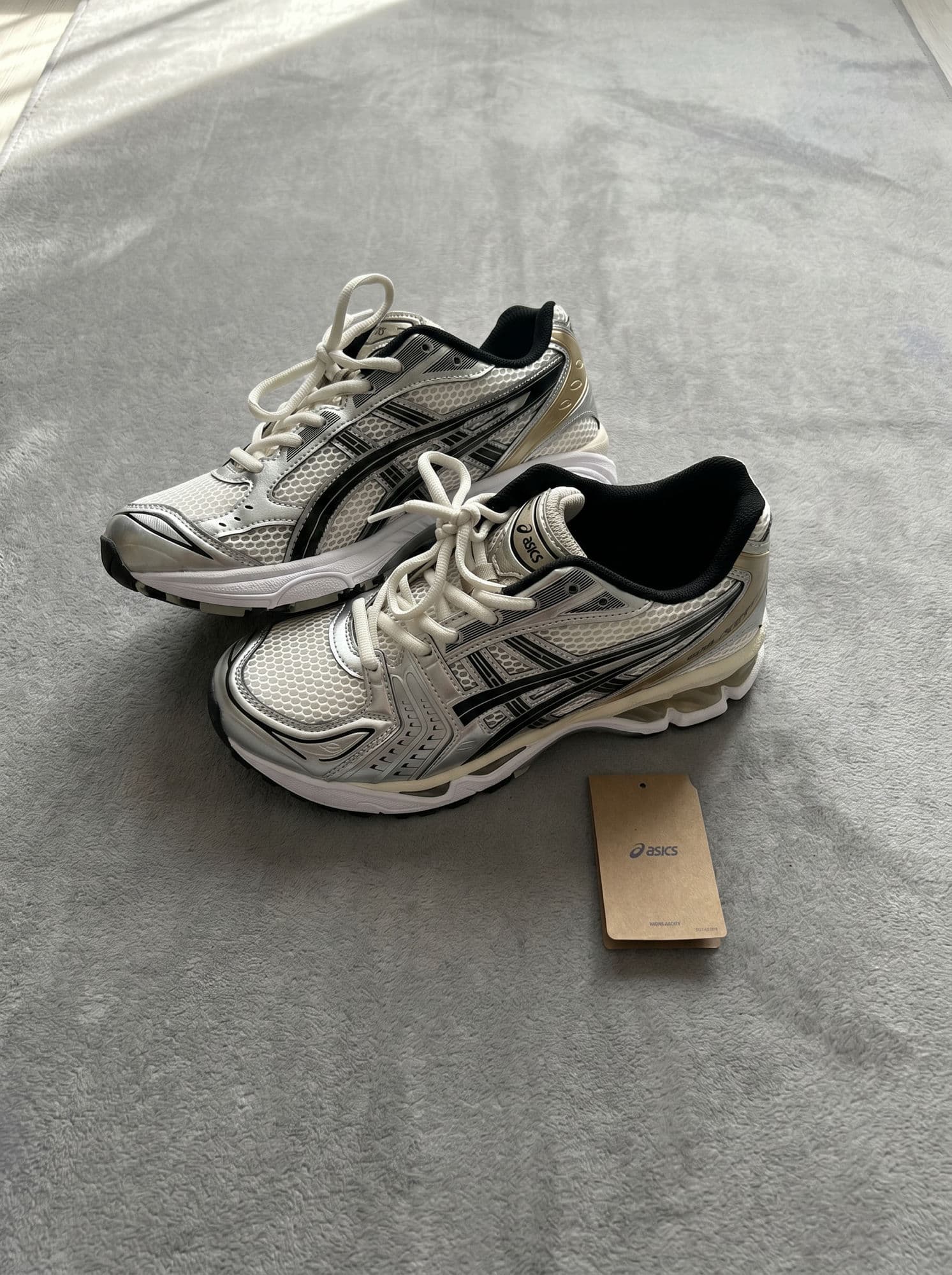 Après : paire de sneakers Asics